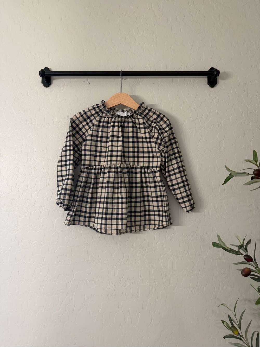 Zara Plaid Ruffle Long Sleeve Top - Black & Cream